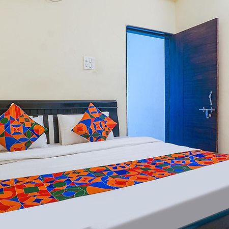 Fabexpress Vaishnav Inn Talegaon Dabhade Exteriör bild