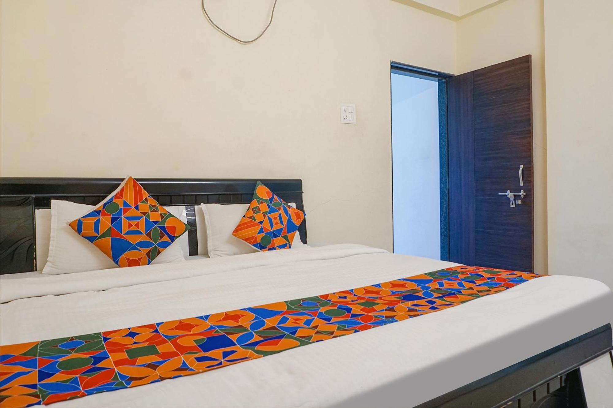 Fabexpress Vaishnav Inn Talegaon Dabhade Exteriör bild