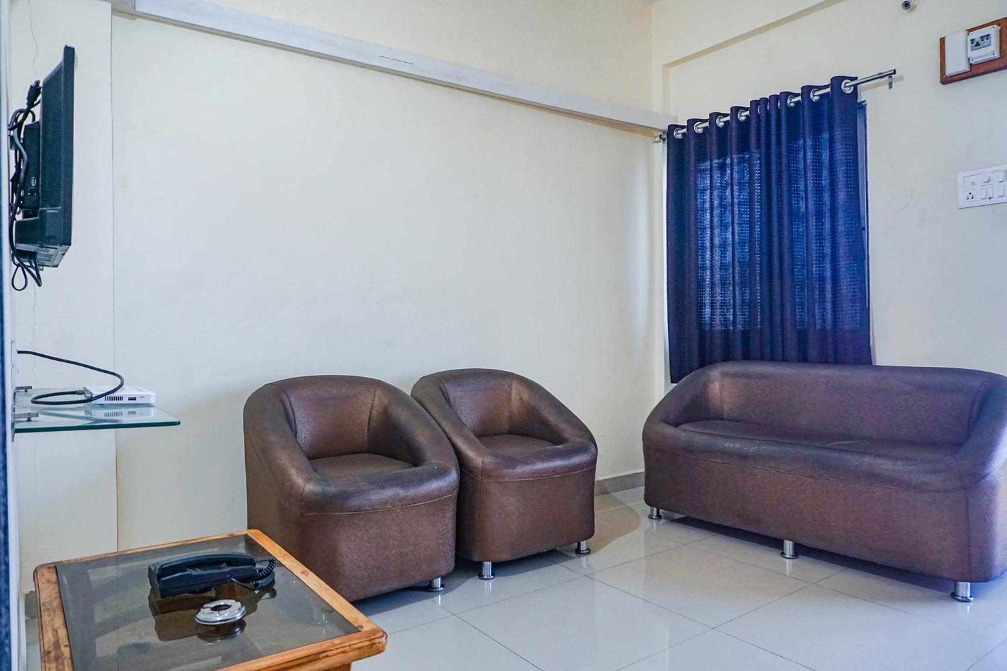 Fabexpress Vaishnav Inn Talegaon Dabhade Exteriör bild