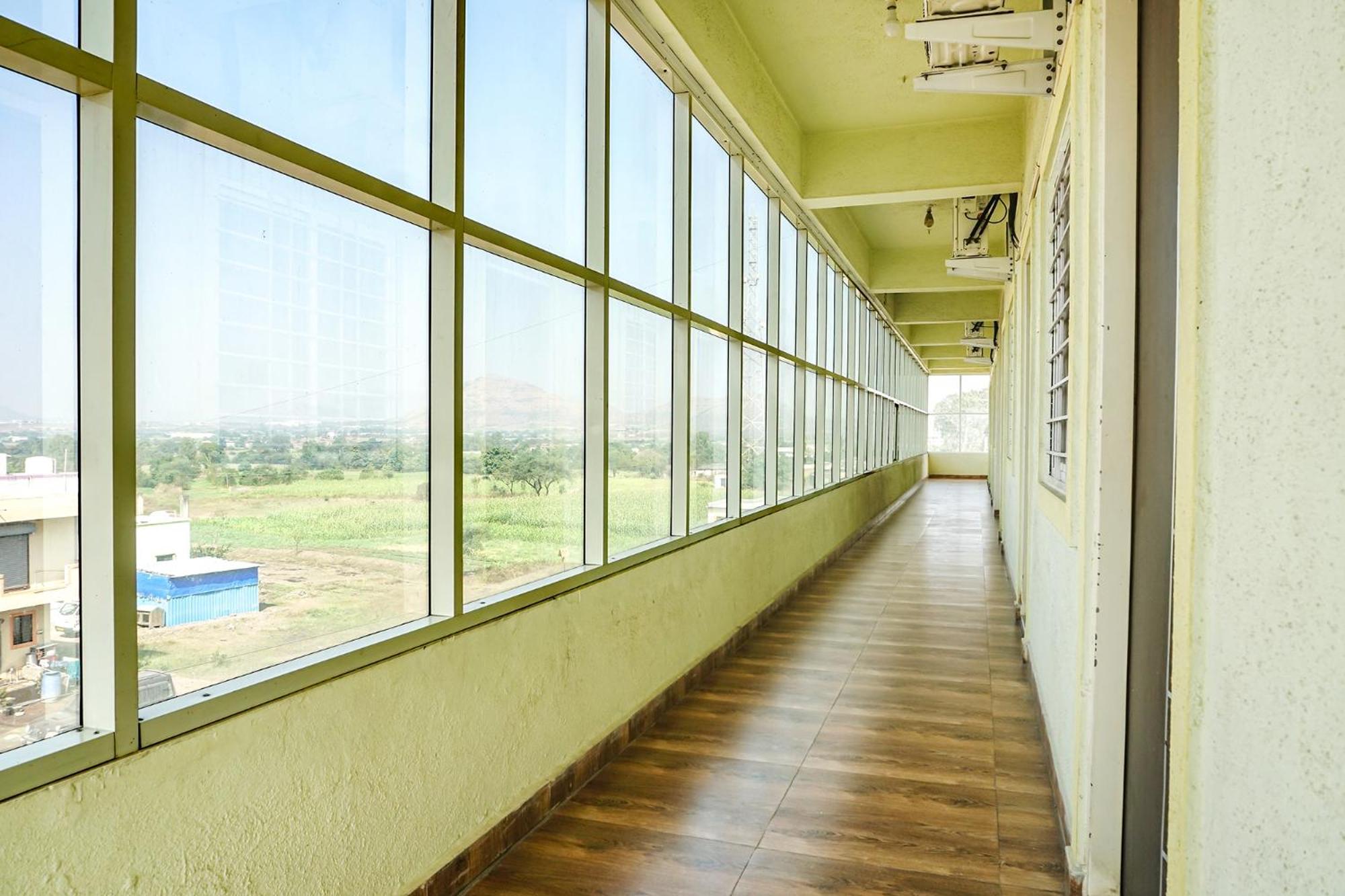 Fabexpress Vaishnav Inn Talegaon Dabhade Exteriör bild