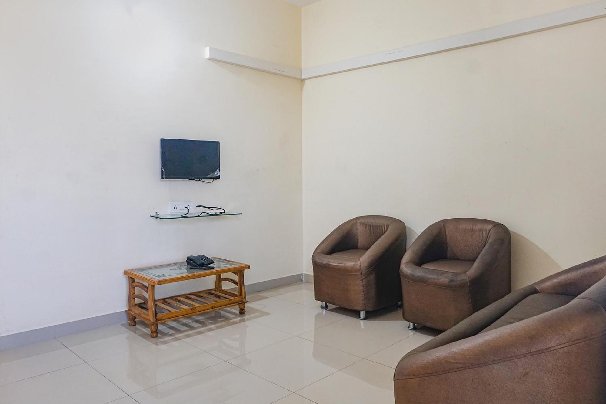 Fabexpress Vaishnav Inn Talegaon Dabhade Exteriör bild